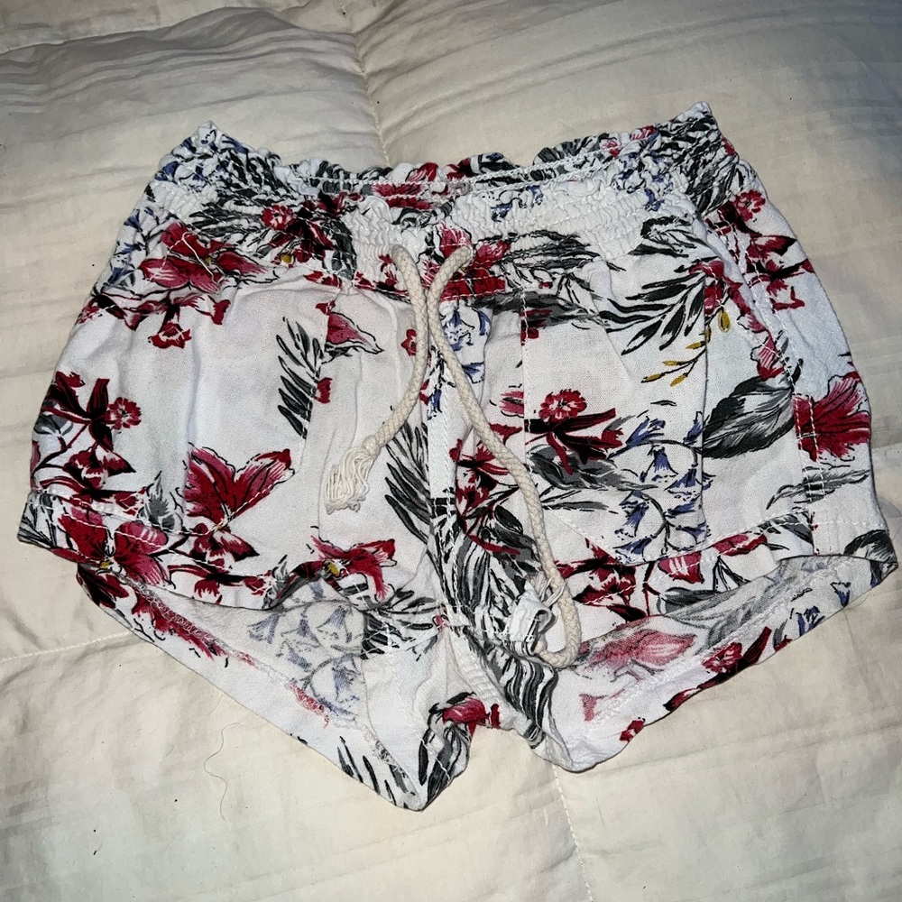FREE SHIPPING!!! Cali 1850 floral shorts